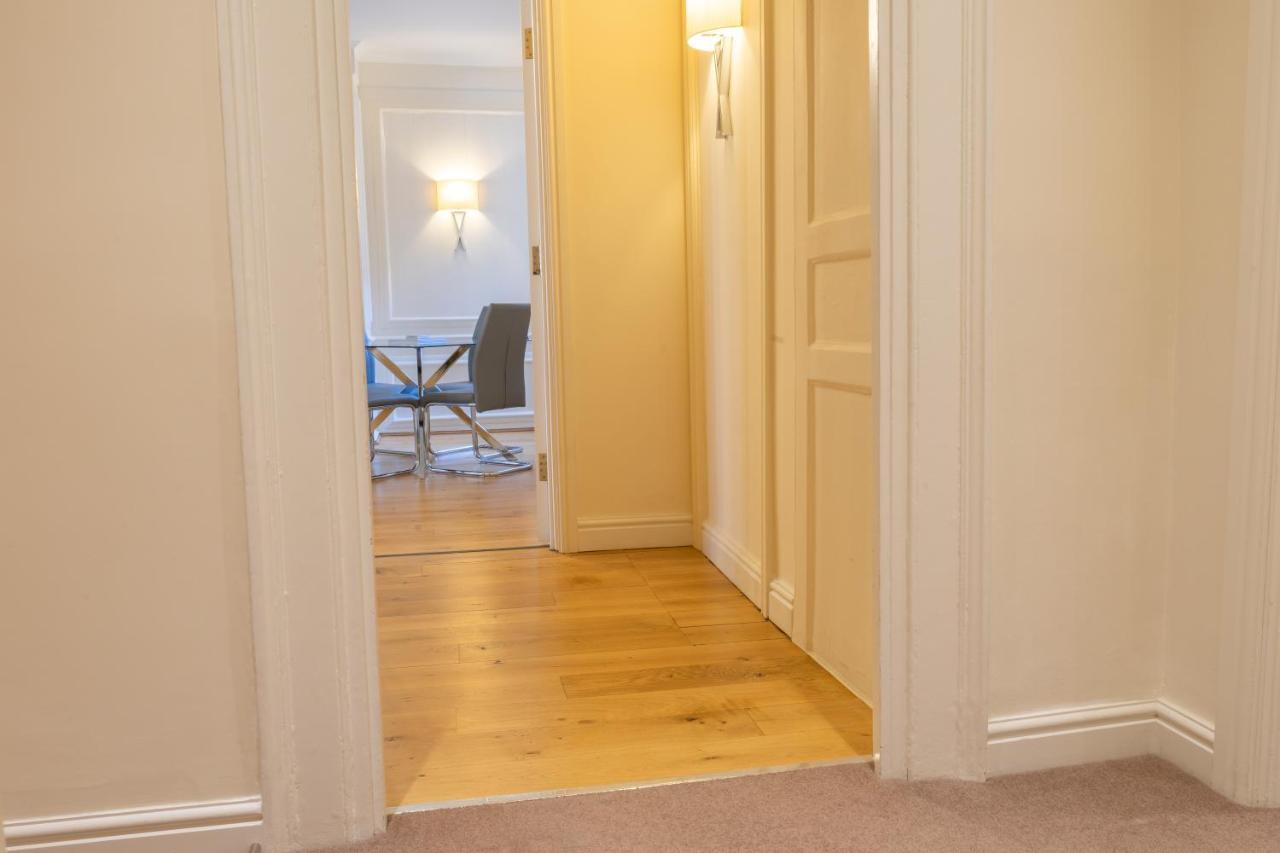 Executive City Centre Apartment With Gated Parking And Stylish Rooms Includes Privacy And Space With Luxury Feel Plus Courtyard Garden In Amazing Location And Very Highly Rated Peterborough Exterior photo